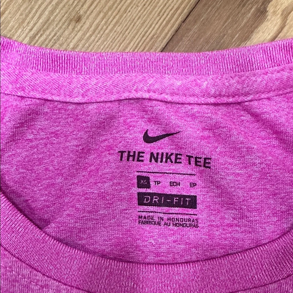 Nike Fuchsia Sleeveless Top - Picture 2 of 3
